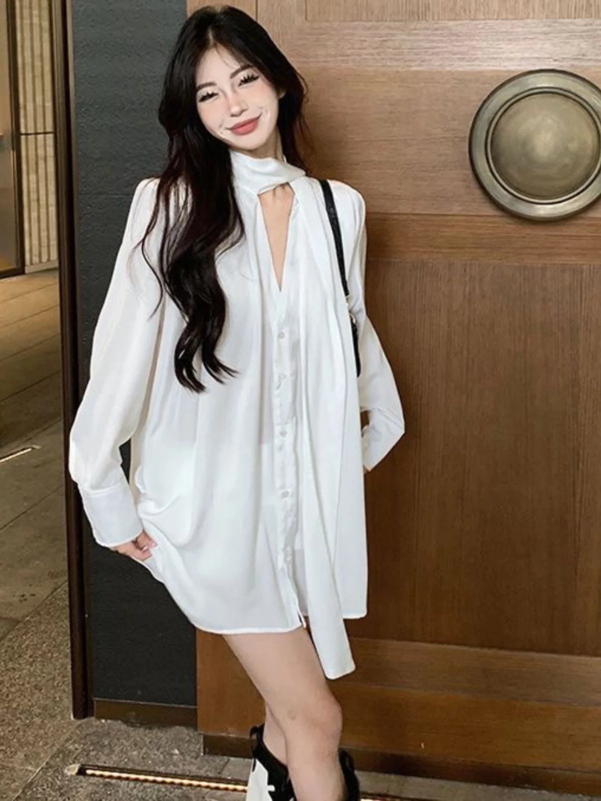 White V-Ne Sa irt Dr Women's Summer Thin oulder Pad Long Sve irt Design Sense  Mid-Length Top