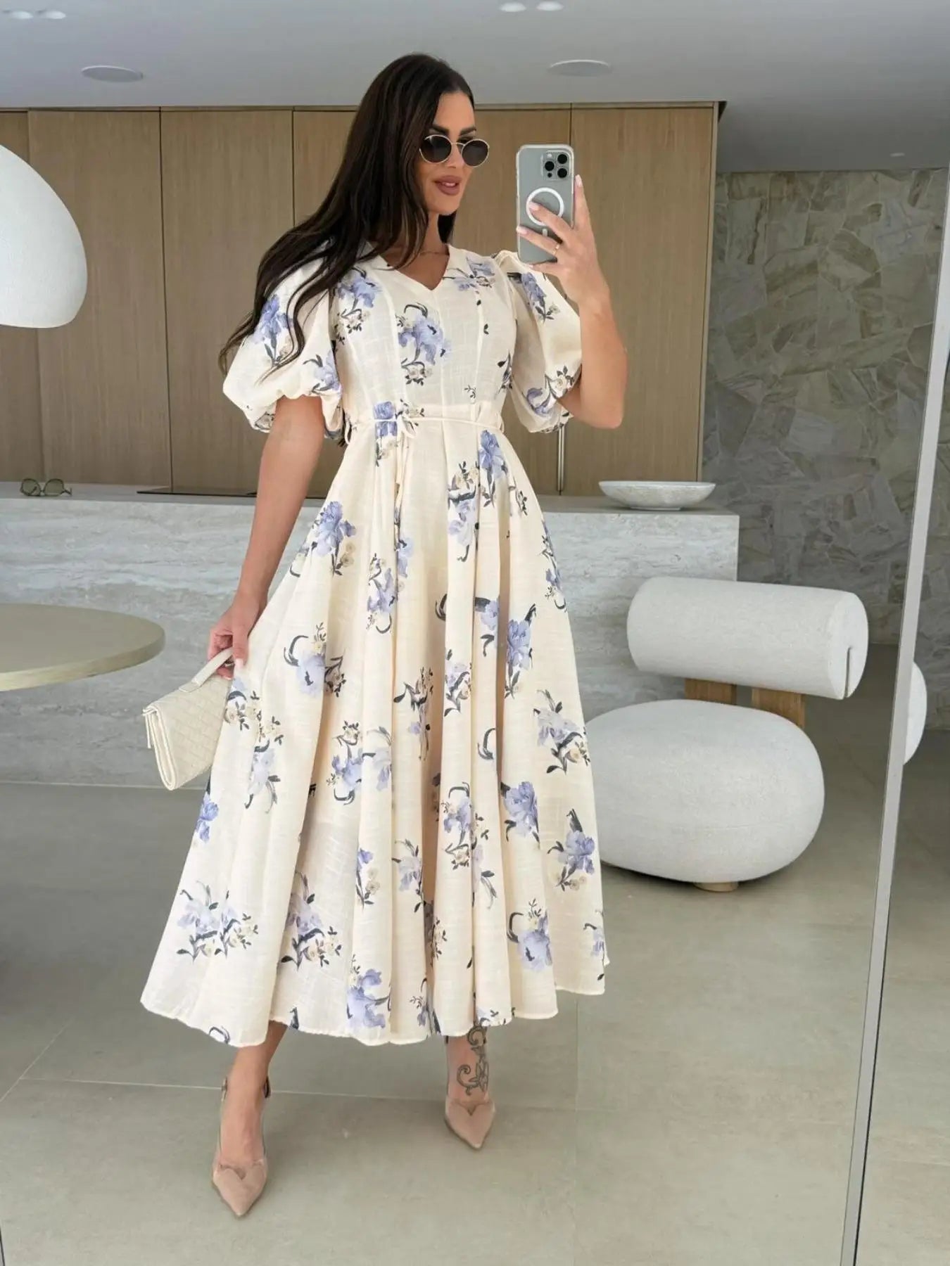 Romantic Floral Dress Encountering Summer Elegance Interpreting Sweet Style Showing Gentle Temperament Outlining Retro Fashion