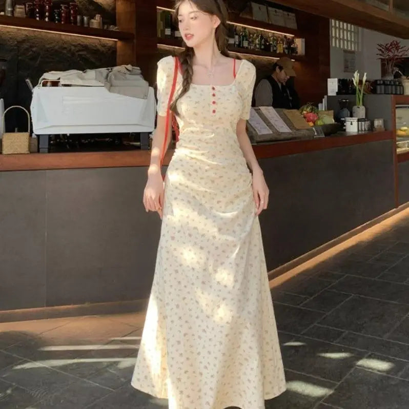 Women Short-sleeved Floral Slim Temperament Summer French Waist-hugging Dress